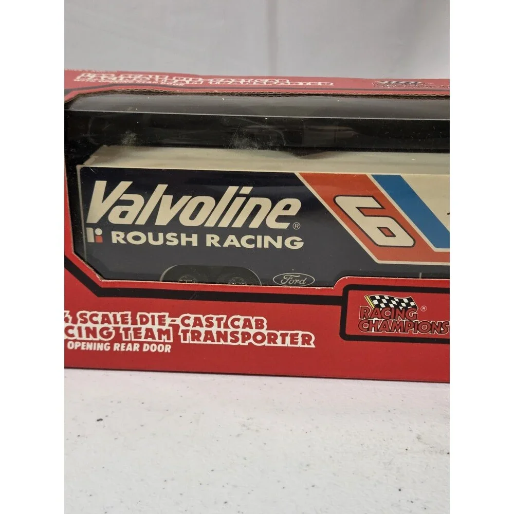 Mark Martin #6 Valvoline‎ Roush Racing Team Transporter 1:64 NASCAR 1993 Edition